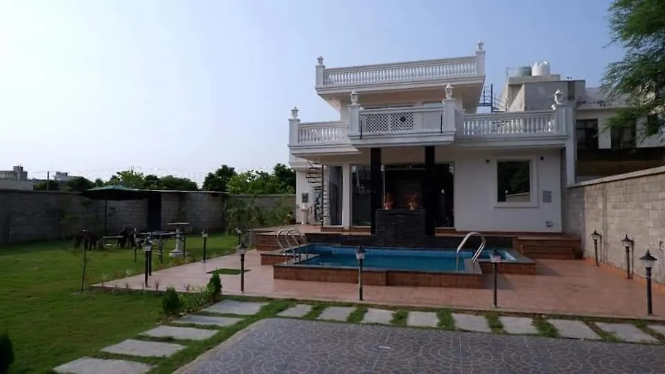 Greystone Villa, Swiming Pool , Bbq , Big Garden, Pool Table, Party Speaker, Bathtub, Kitchen, 15Mins To Golden Temple-1